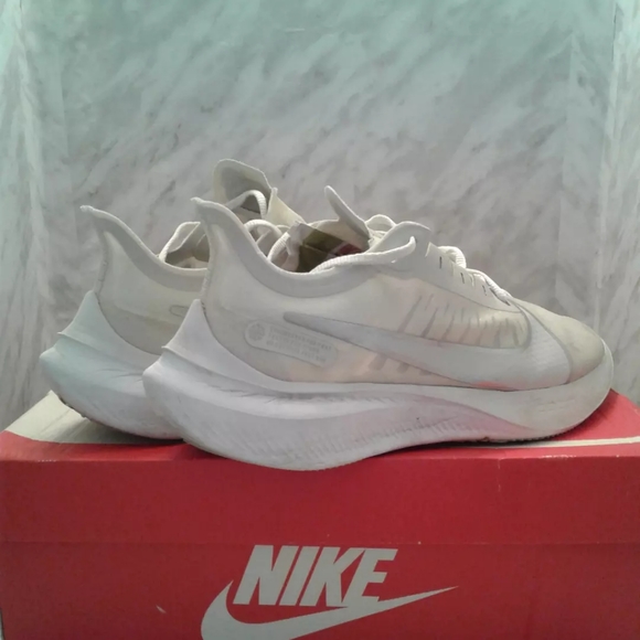 Nike Zoom Gravity Sneaker Womens’s Size 9.5 mens sz 8 Platinum Tint BQ3203-001 - Picture 3 of 8